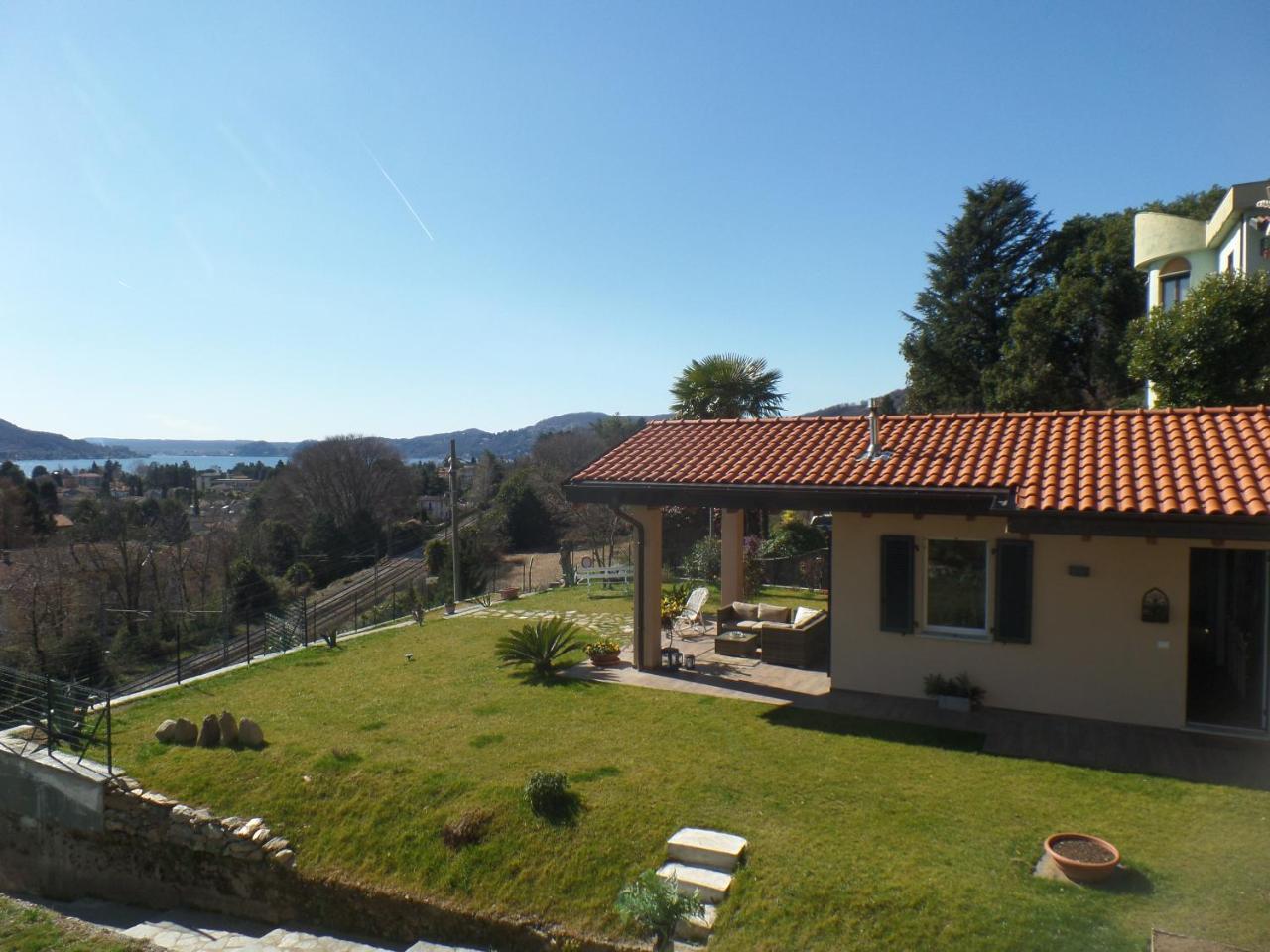 La Briciola Villa Lesa Eksteriør billede